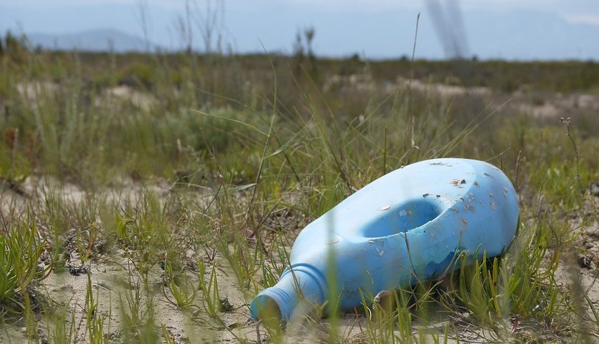 Family takes on zero waste challenge for the year ... here's their first month's trash!