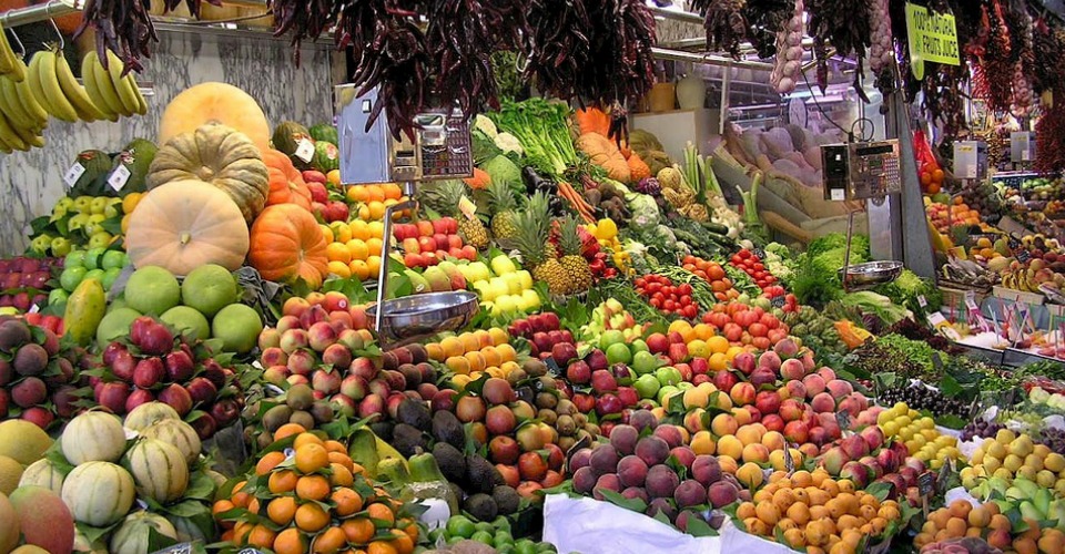 Reduce your trash and food waste during your Whole 30 with these 10 tips!