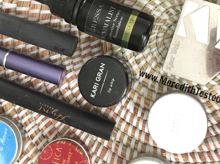 Makeup hoarder turned minimalist ... see inside Meredith's green, organic beauty makeup bag!